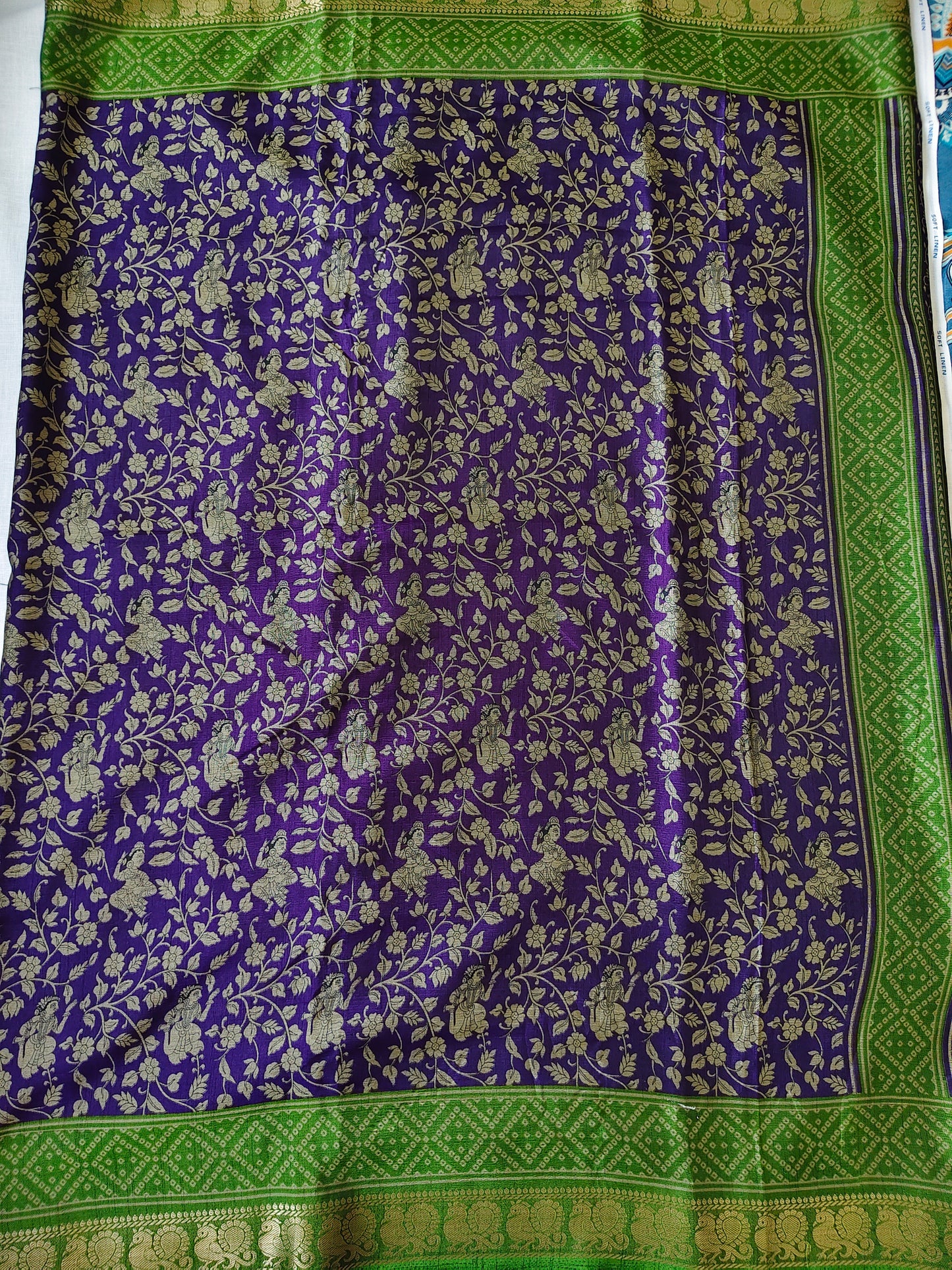 Dola Silk - Flower Print
