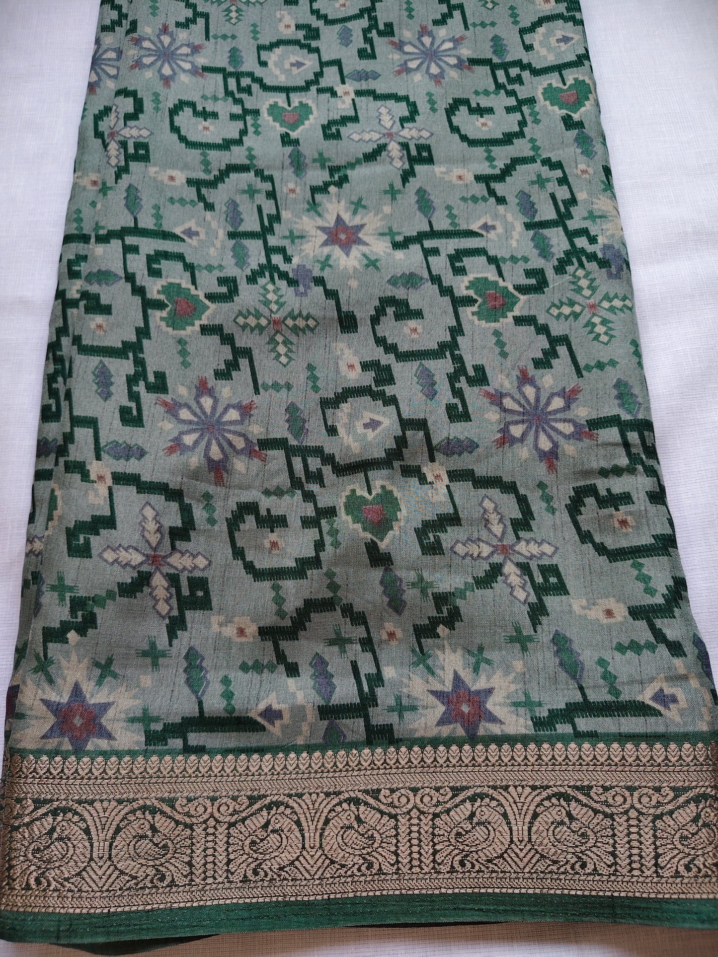 Geometric Print Soft Cotton Blend Saree