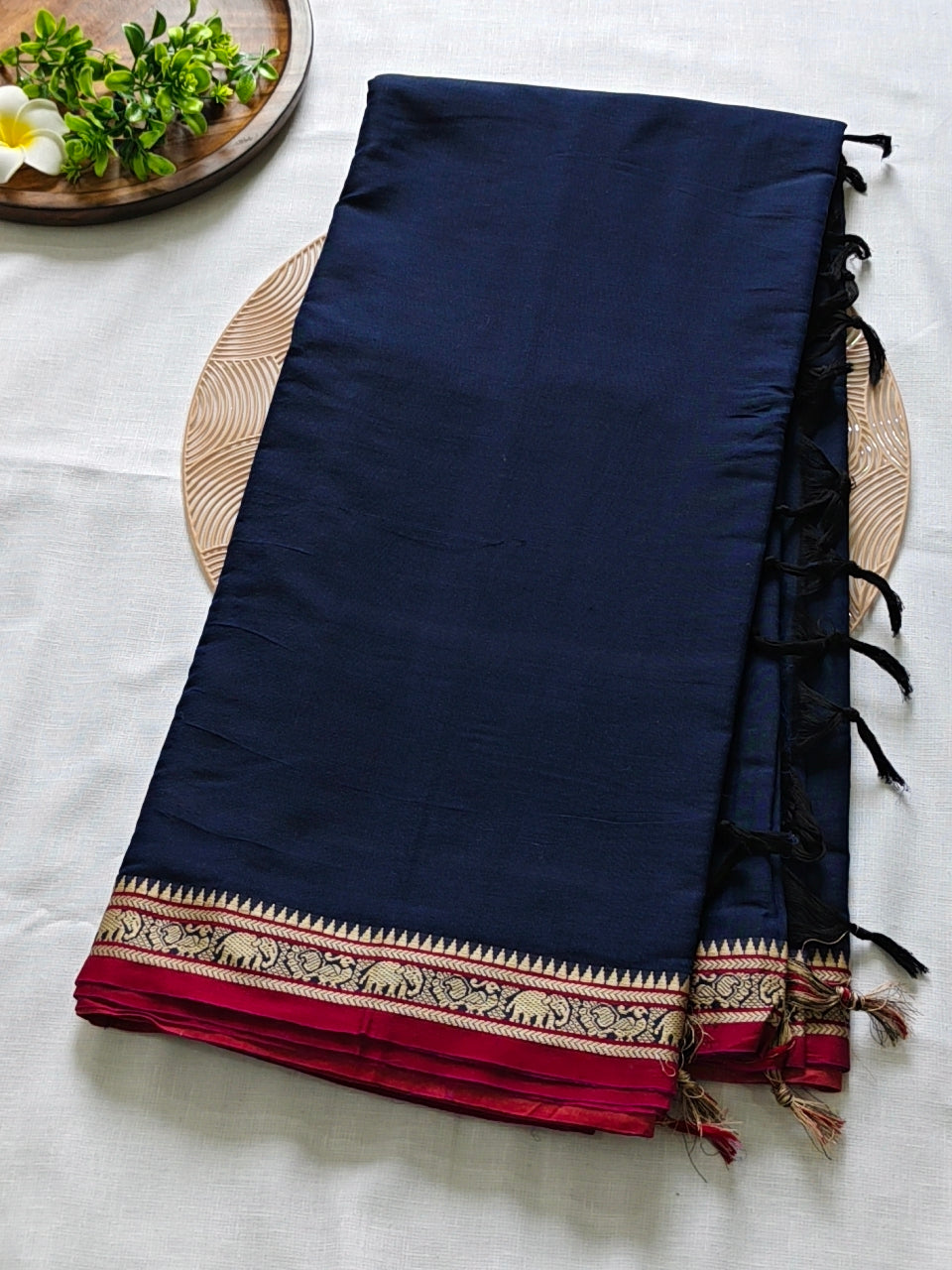 Plain Narayanpet Cotton Saree -Elephant Border